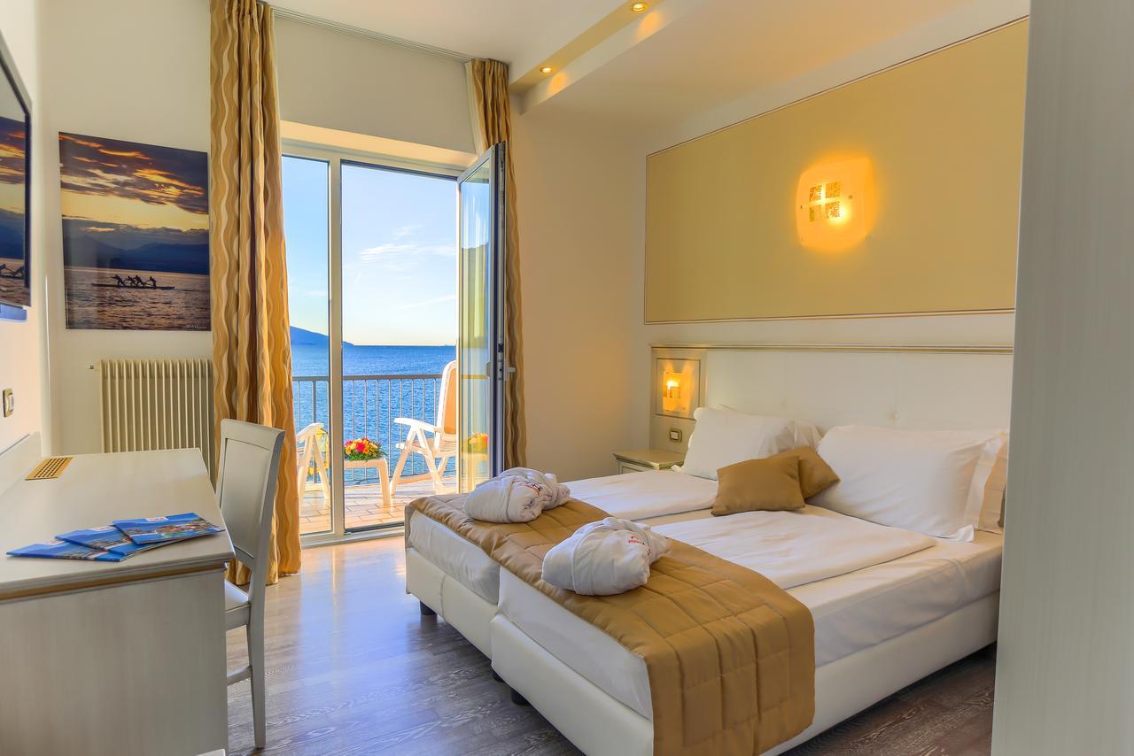 Hotel Lido Blu - Surf & Bike Torbole Sul Garda Zewnętrze zdjęcie