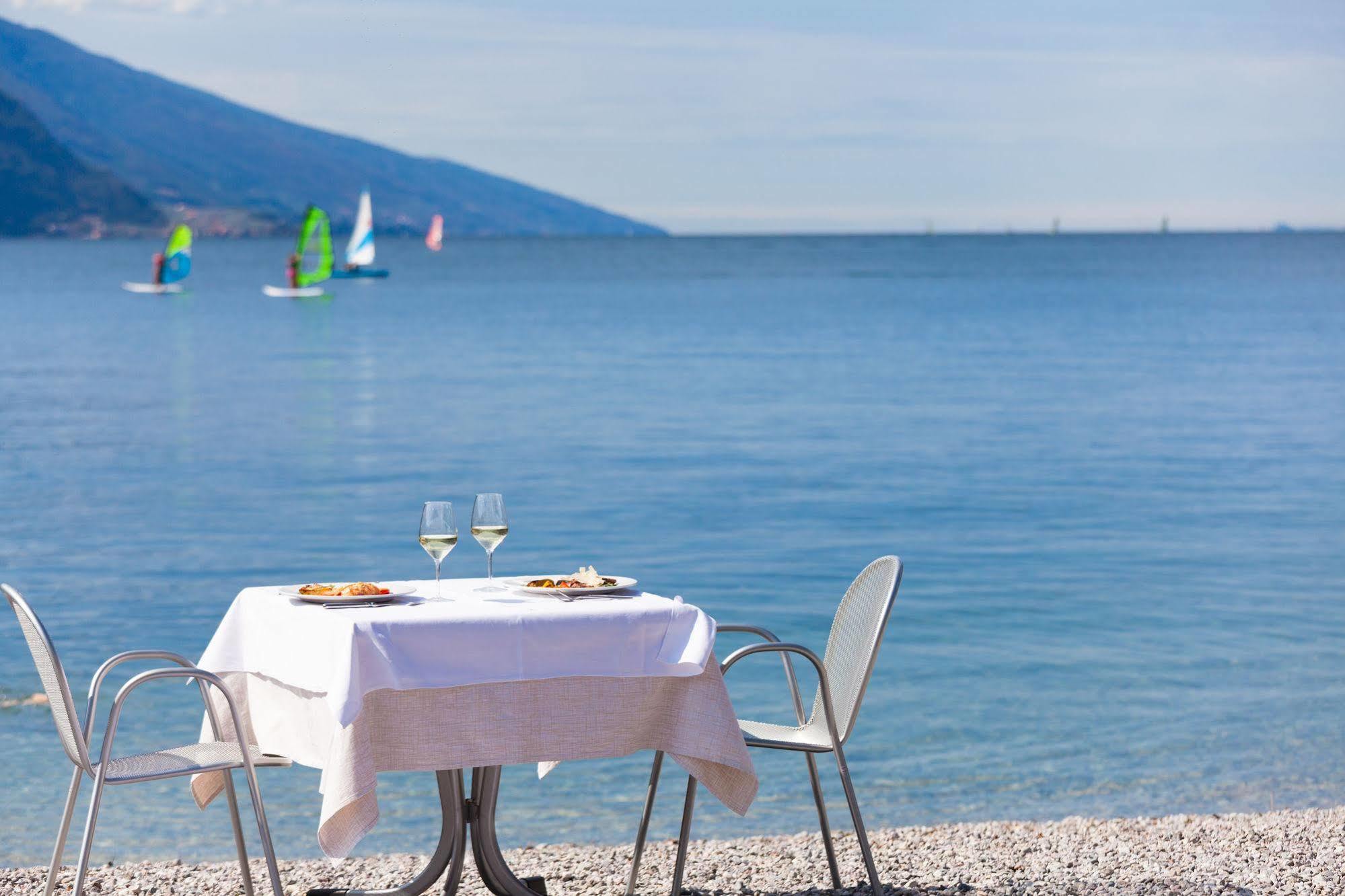 Hotel Lido Blu - Surf & Bike Torbole Sul Garda Zewnętrze zdjęcie