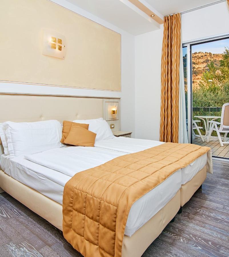 Hotel Lido Blu - Surf & Bike Torbole Sul Garda Zewnętrze zdjęcie